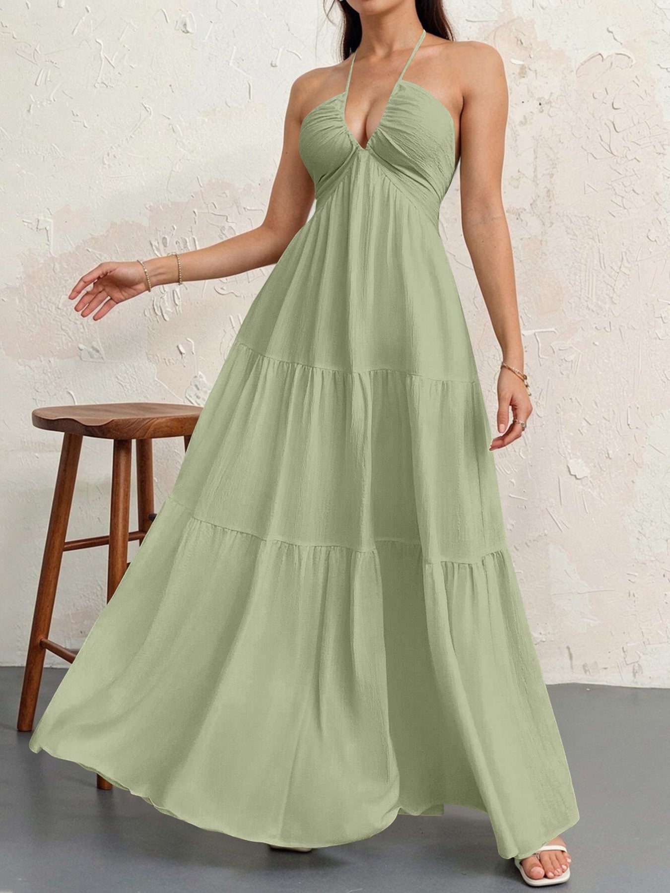 Women's Backless Halterneck Maxi Dress - Light Green